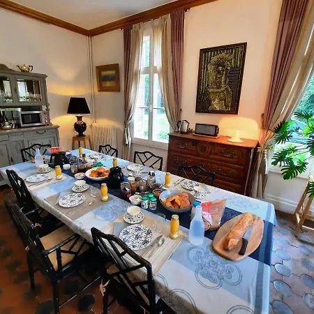 Manoir Des Tuileries Du Buisson 阿维河畔维内