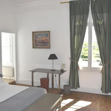 Couette-café Manoir Des Tuileries Du Buisson 3*