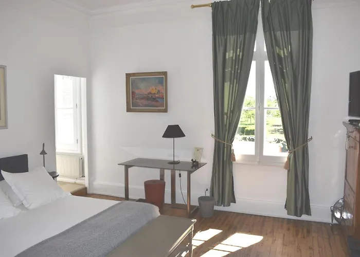 Bed & Breakfast Manoir Des Tuileries Du Buisson 3*