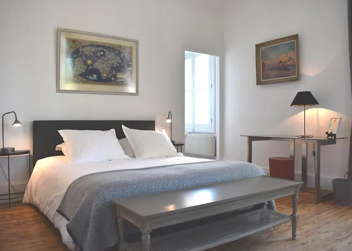 Manoir Des Tuileries Du Buisson Bed & Breakfast 3*